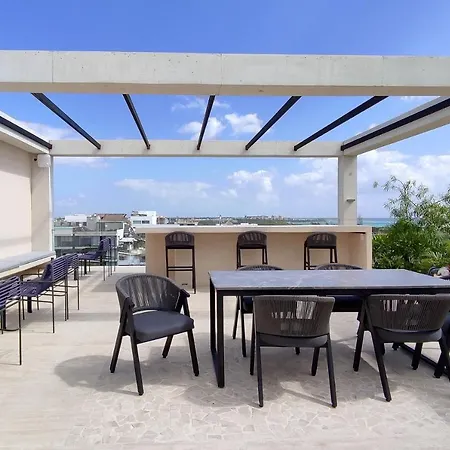 Modern 2 Story Beach Loft With Rooftop Pool And Ocean Views